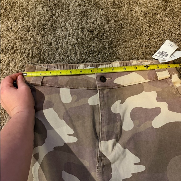 NWT Ultra High Rise Hollister Women’s Desert Camo Edgy Aesthetic Joggers Size M - Picture 4 of 7